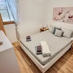 4 Bedroom Lovely In Gornje * Miranje