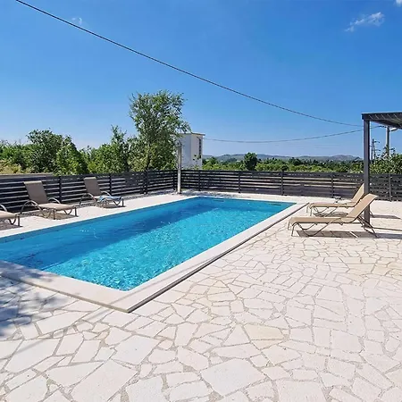 בית נופש Gorgeous In Gornje *