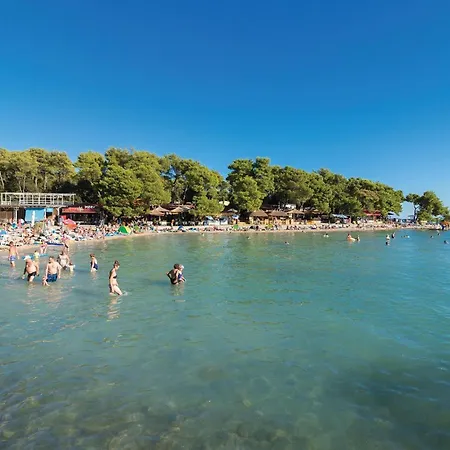 4 Bedroom Lovely In Gornje *