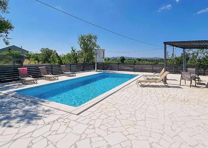 펜션 4 Bedroom Lovely In Gornje *