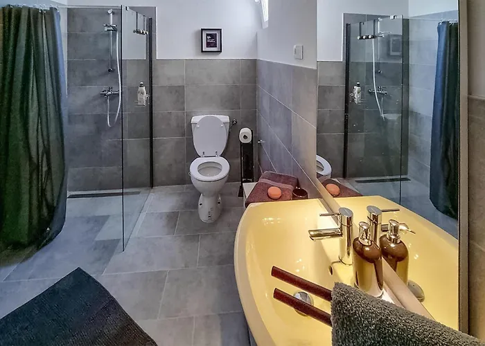 펜션 4 Bedroom Lovely In Gornje *