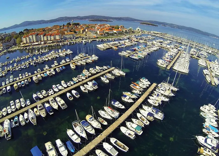 4 Bedroom Lovely In Gornje