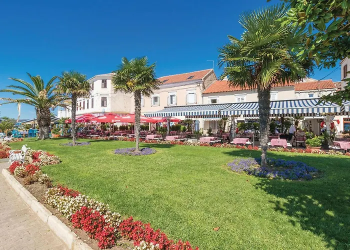 4 Bedroom Lovely In Gornje * Miranje